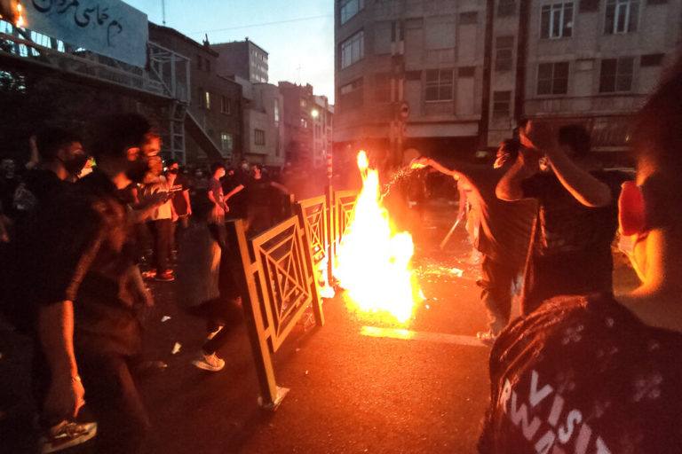 Ιράν: Ταραχές σε φυλακή με πολιτικούς κρατούμενους – Τέθηκε υπό έλεγχο λένε οι αρχές