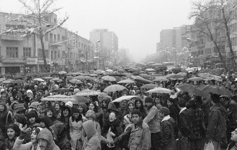 Οι γυναίκες του Ιράν δεν βγήκαν για πρώτη φορά στους δρόμους