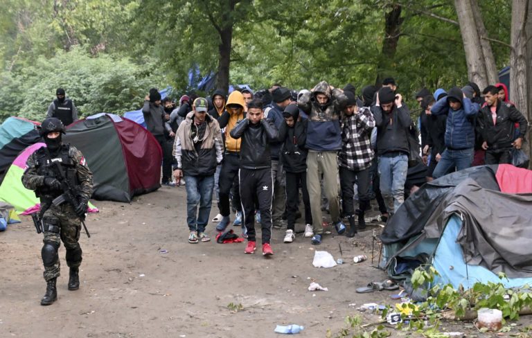 Σερβία: Το μεταναστευτικό απειλή για την ευρωπαϊκή προοπτική της χώρας