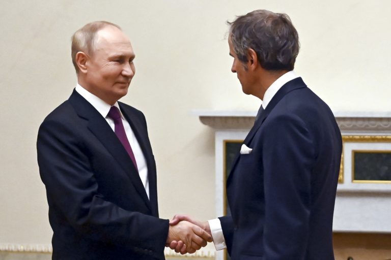 Έκπληκτος με τις γνώσεις του Πούτιν για τον πυρηνικό σταθμό στην Ζαπορίζια δηλώνει ο Ρ. Γκρόσι