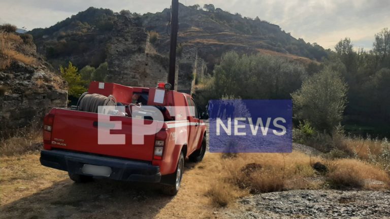 Όχημα χωρίς πινακίδες βυθισμένο στον ποταμό Αλιάκμονα κοντά στα Γρεβενά εντόπισε η Πυροσβεστική (video)
