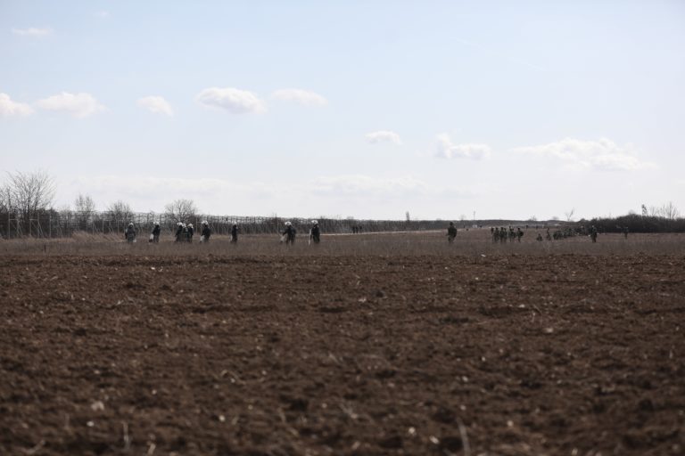 Η Ελλάδα παραπέμπει σε ΟΗΕ και ΕΕ το περιστατικό με τους 92 μετανάστες στον Έβρο