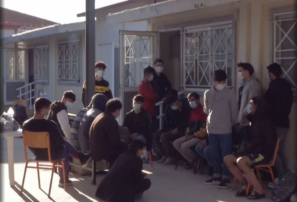 Στο ΚΥΤ Φυλακίου Ορεστιάδας μεταφέρονται οι μετανάστες που είχαν εντοπιστεί γυμνοί στον Έβρο (video)