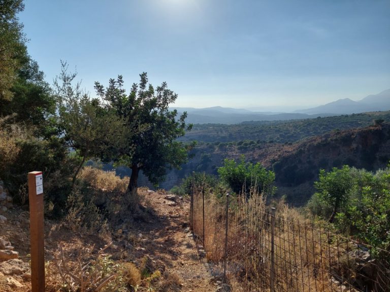 Χανιά: Δώδεκα πεζοπορικές διαδρομές μήκους 130 χιλιομέτρων στον Αποκόρωνα