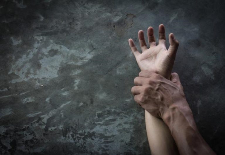 Ηράκλειο: Συνελήφθη 39χρονος για ενδοοικογενειακή βία μετά από καταγγελία της συζύγου του