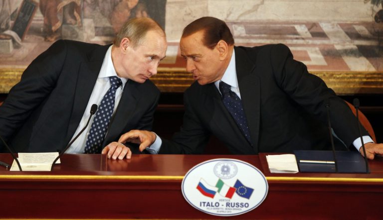 Ιταλία: Επαφές Μπερλουσκόνι με Πούτιν και ανταλλαγή φιλικών επιστολών