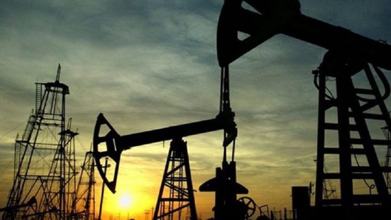 OPEC+: Μείωση της ημερήσιας παραγωγής κατά 2 εκατ. βαρέλια – Την ανιούσα έλαβαν οι τιμές του πετρελαίου